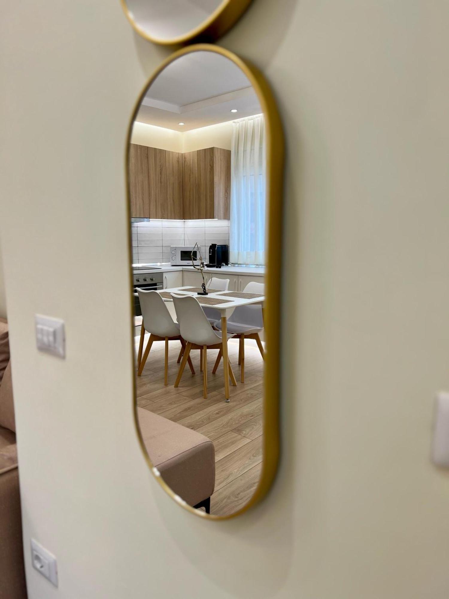 Metropolitan Charm: Cozy 1Br In 7Min To Skanderbeg Appartement Tirana Buitenkant foto