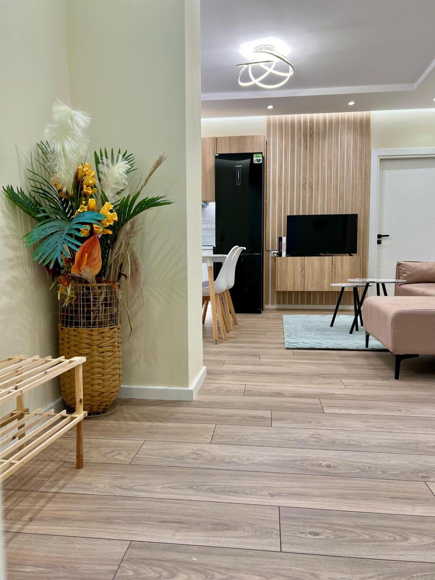Metropolitan Charm: Cozy 1Br In 7Min To Skanderbeg Appartement Tirana Buitenkant foto
