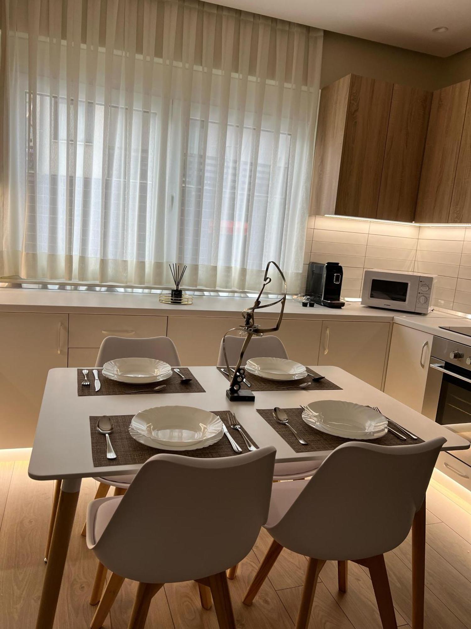Metropolitan Charm: Cozy 1Br In 7Min To Skanderbeg Appartement Tirana Buitenkant foto