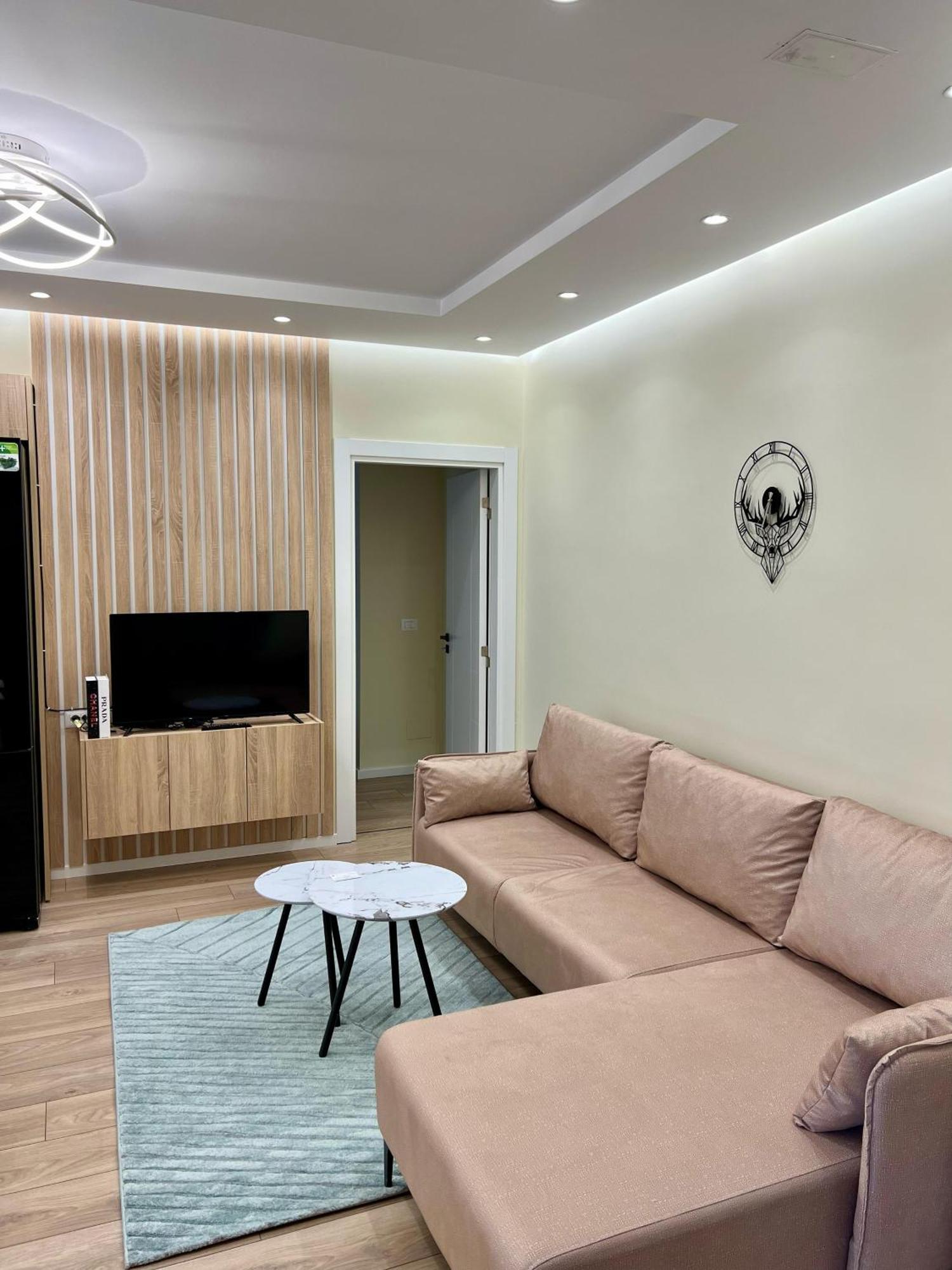 Metropolitan Charm: Cozy 1Br In 7Min To Skanderbeg Appartement Tirana Buitenkant foto